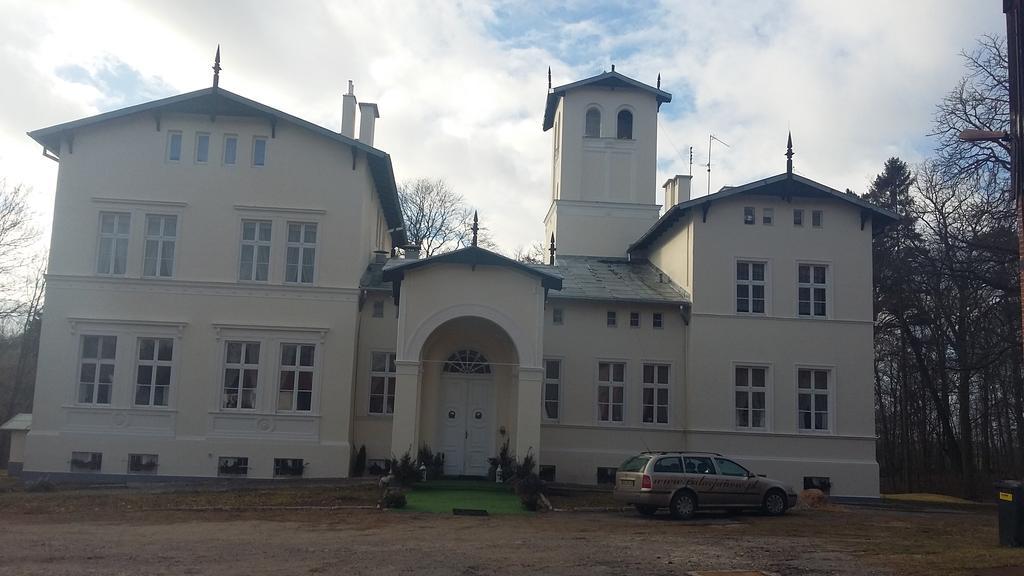 Agroturystyka "Palac W Janowie" Exterior foto