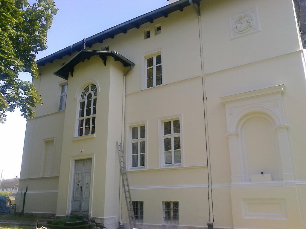 Agroturystyka "Palac W Janowie" Exterior foto